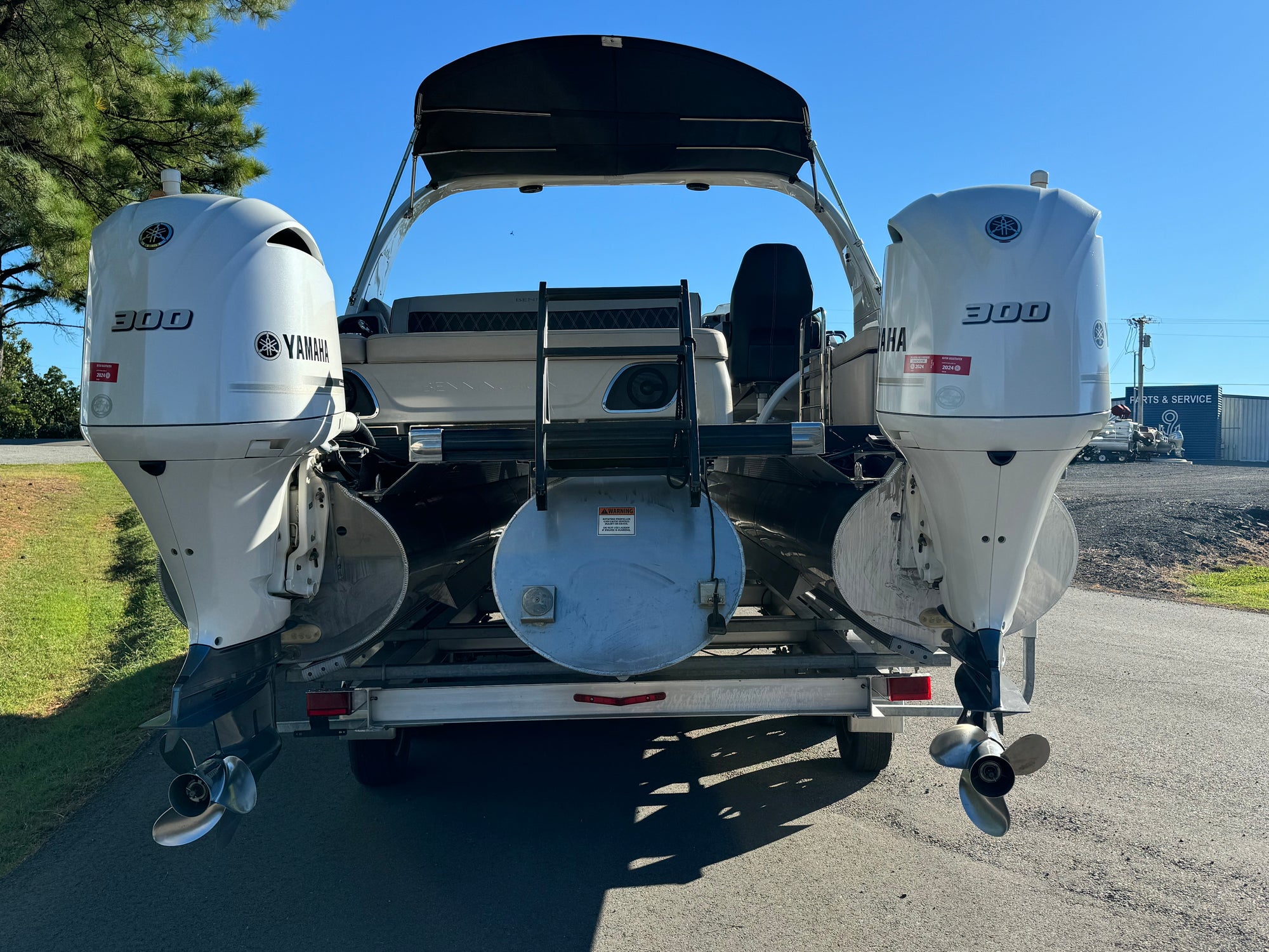 2019 Bennington Q27
