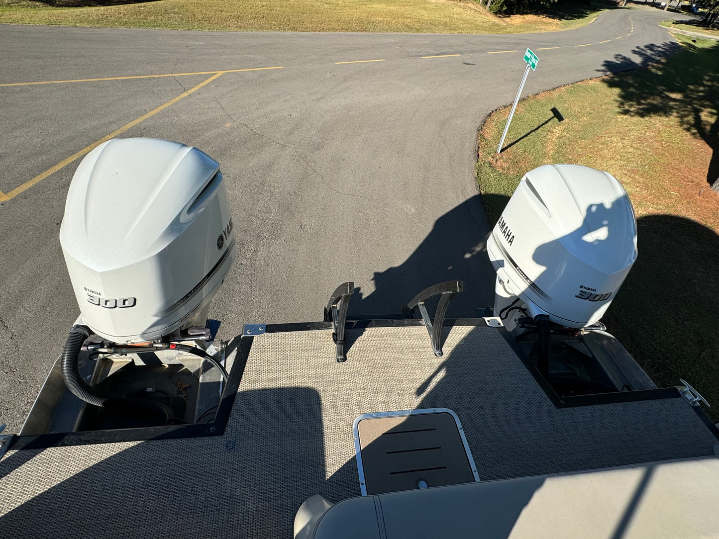 2019 Bennington Q27