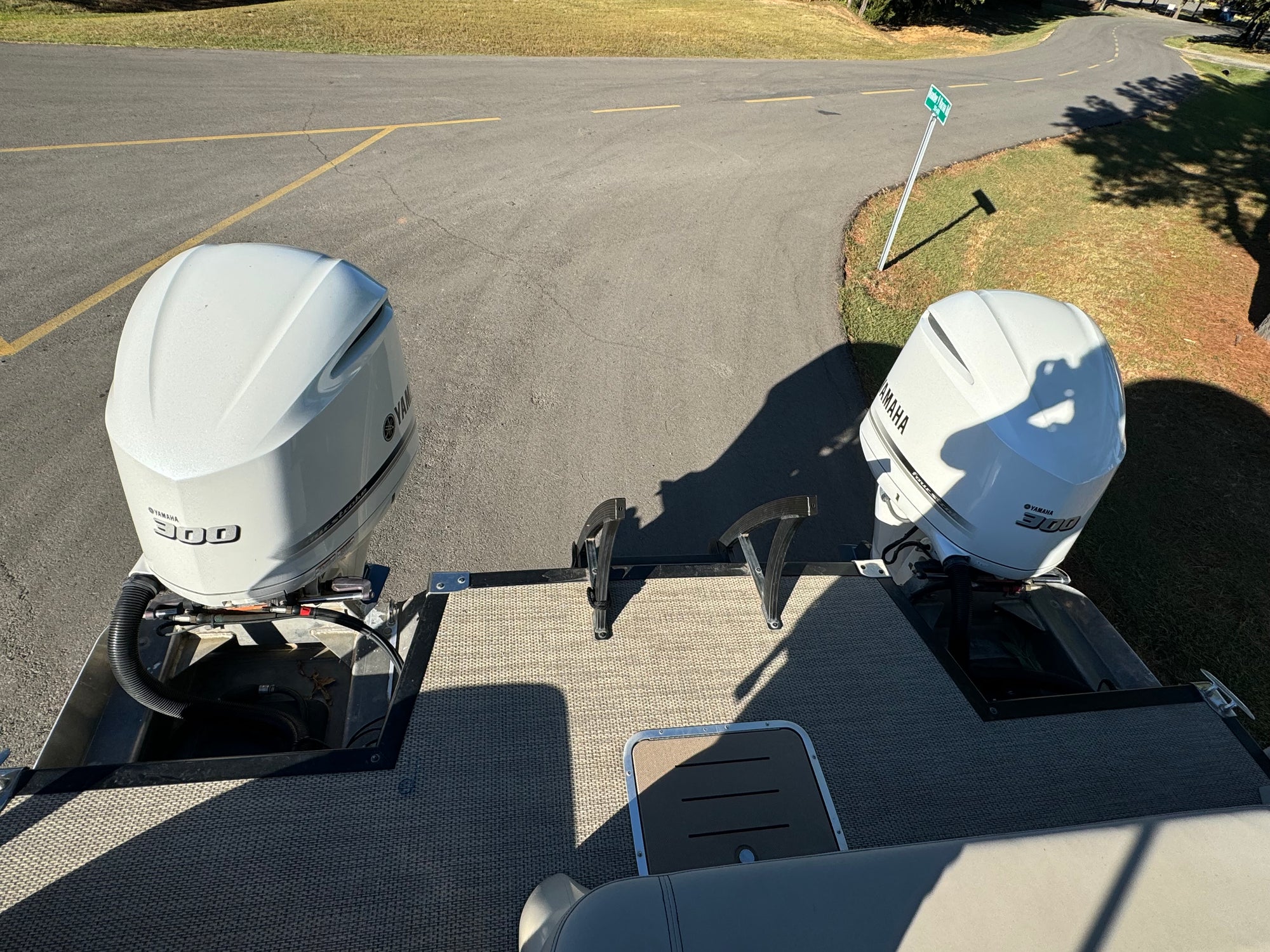 2019 Bennington Q27