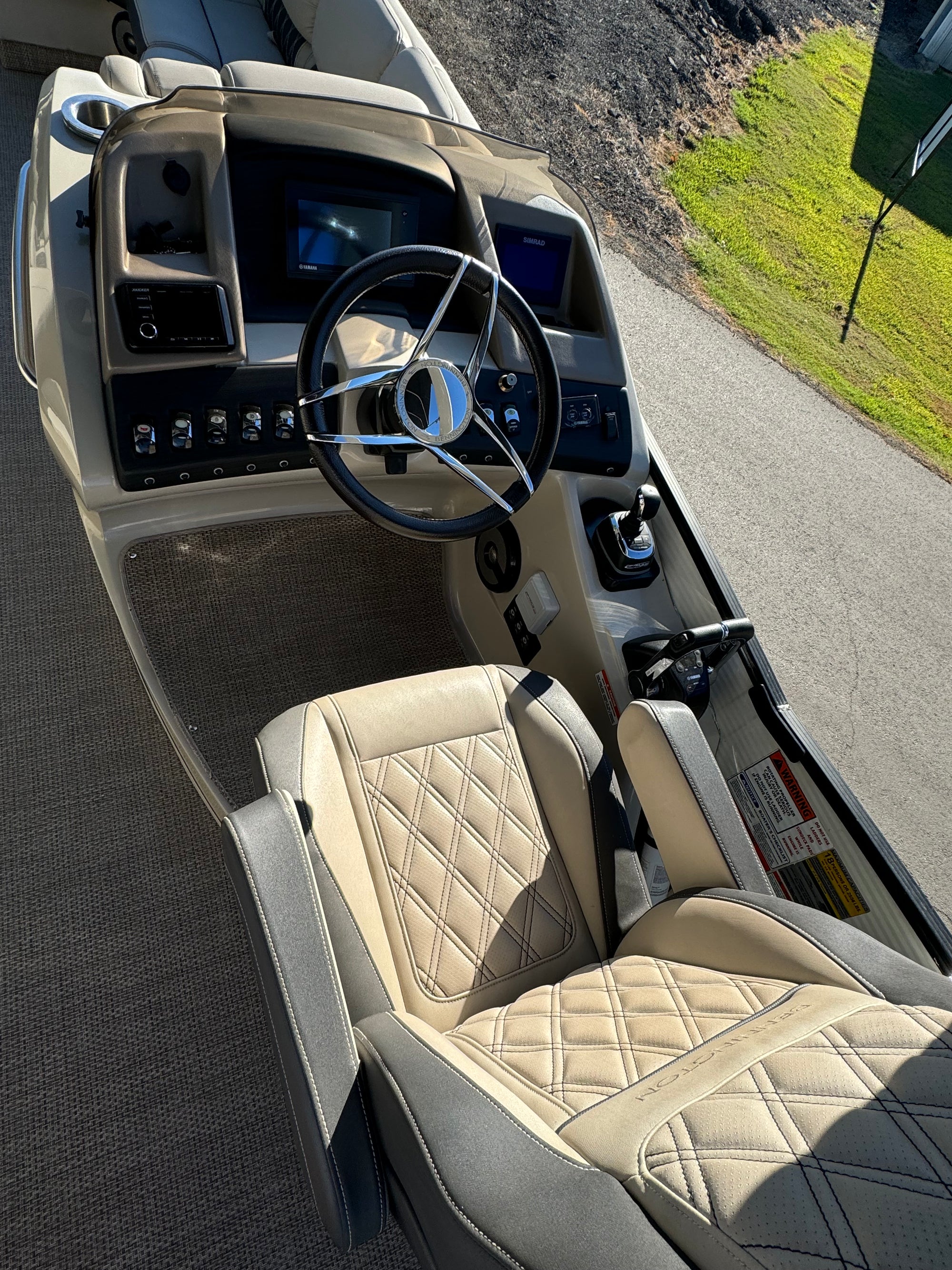 2019 Bennington Q27