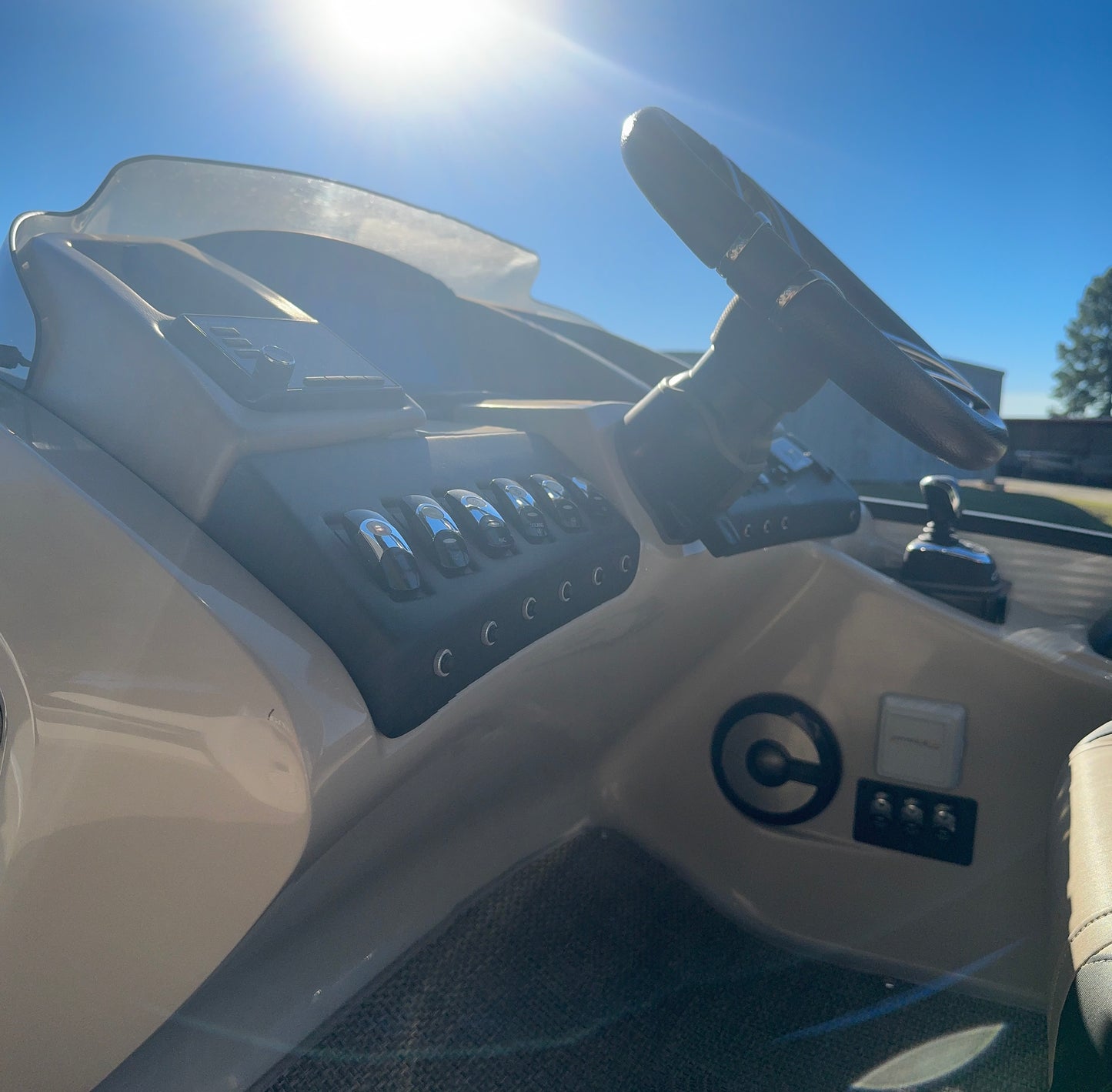 2019 Bennington Q27