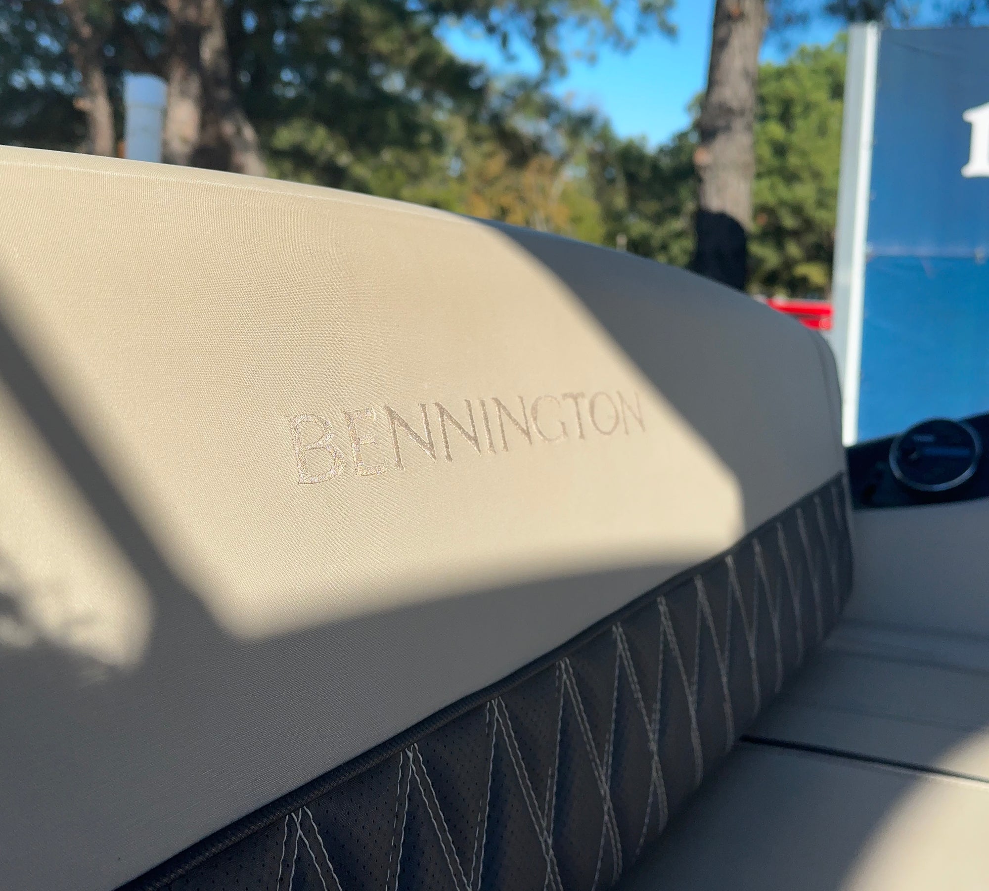 2019 Bennington Q27