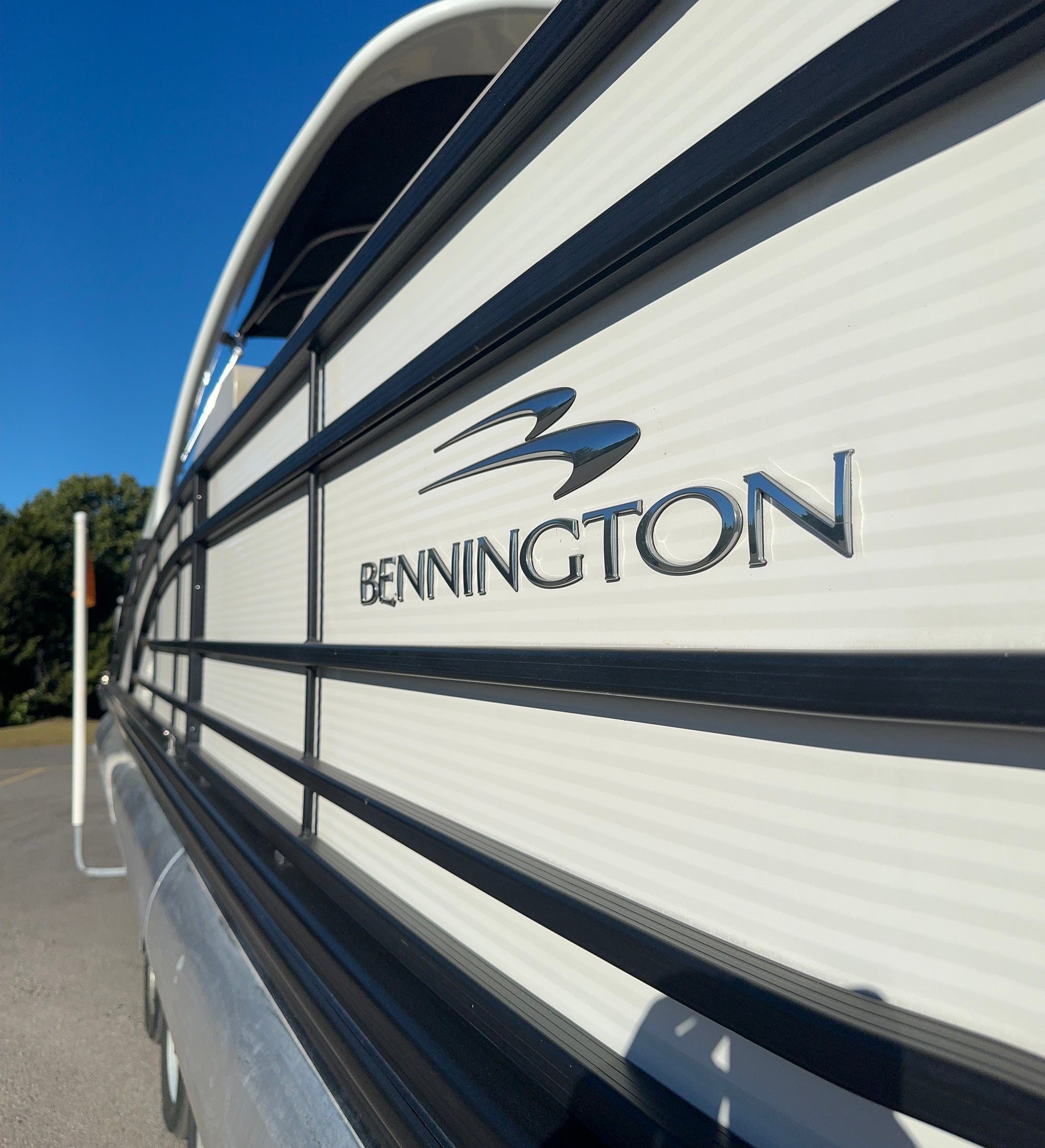 2019 Bennington Q27