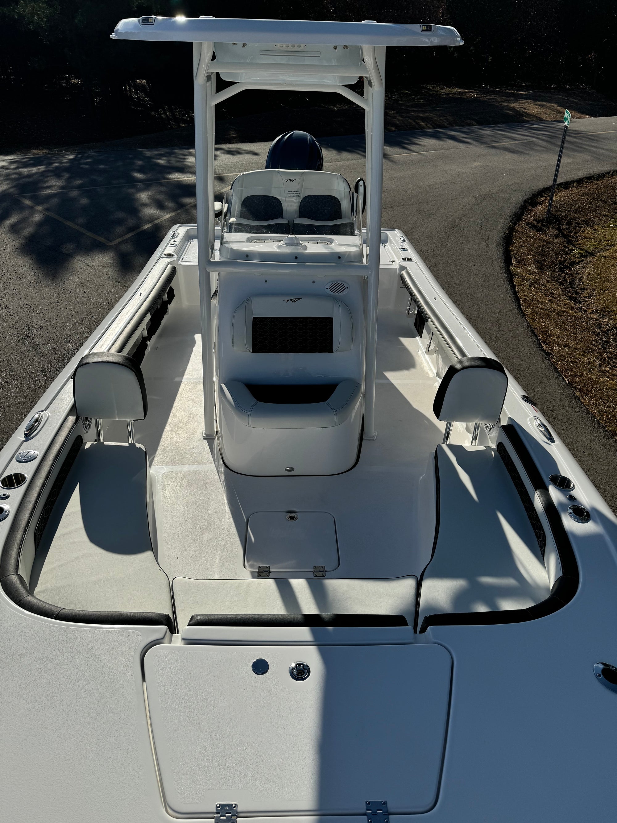 2025 Tidewater 2300 Carolina Bay
