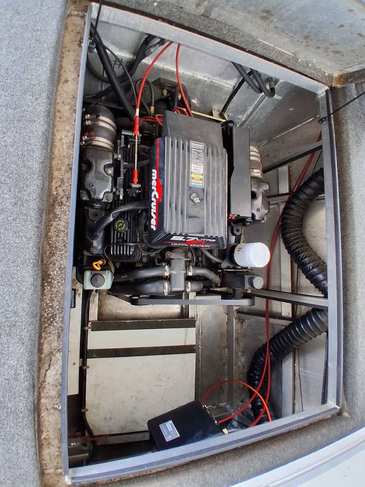 1999 Sumerset 80' Houseboat