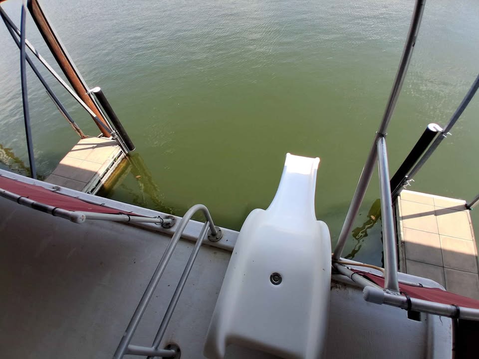 1999 Sumerset 80' Houseboat