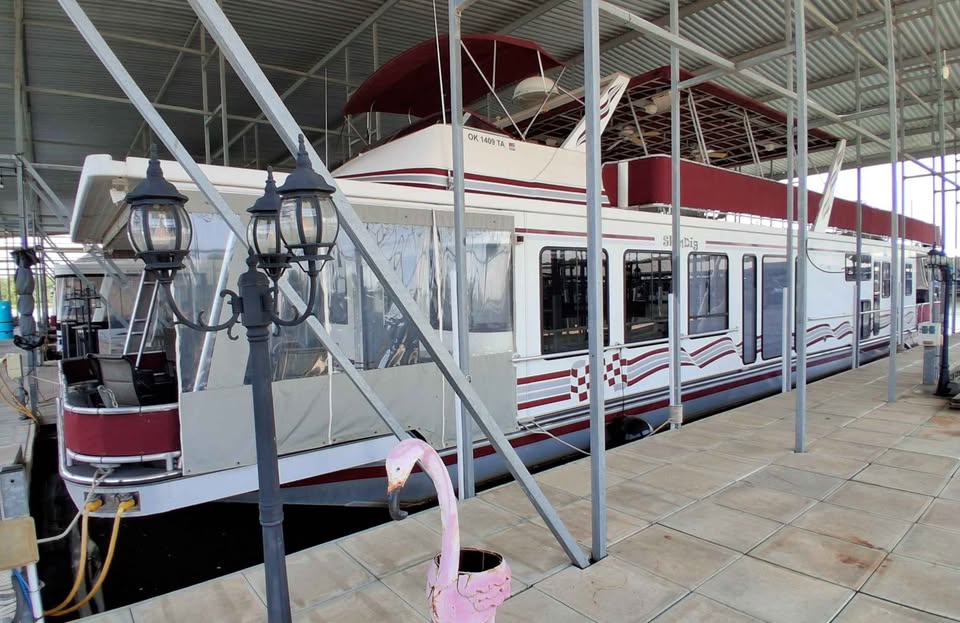 1999 Sumerset 80' Houseboat