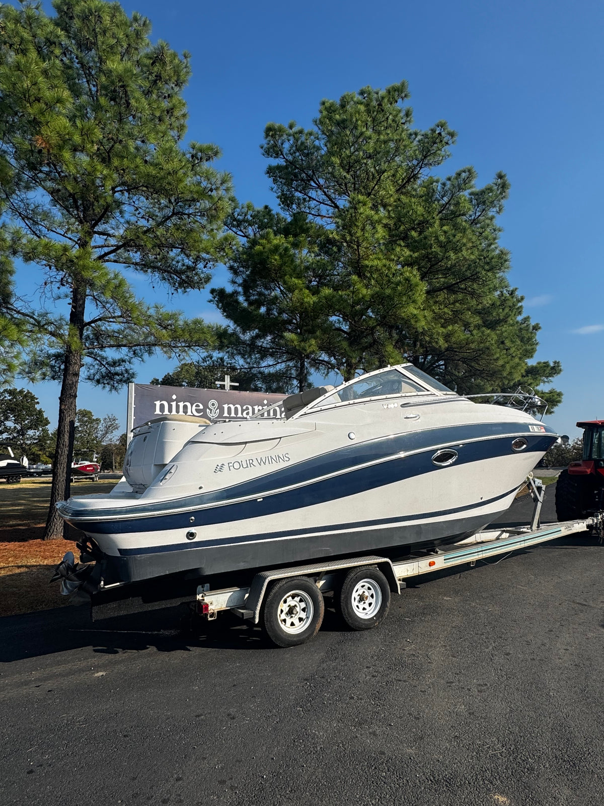 2004 Four Winns V258
