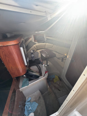2004 Four Winns V258
