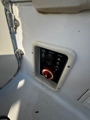 2004 Four Winns V258