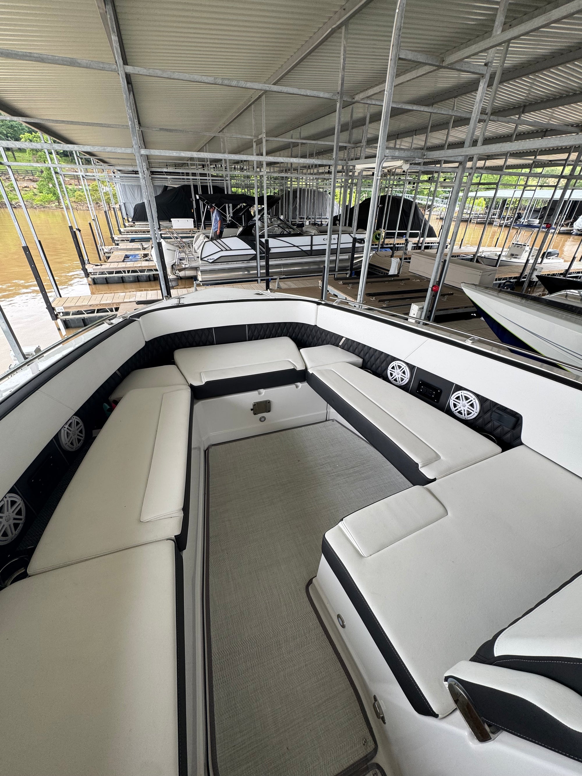 2024 Monterey 385 Super Sport (SOLD)