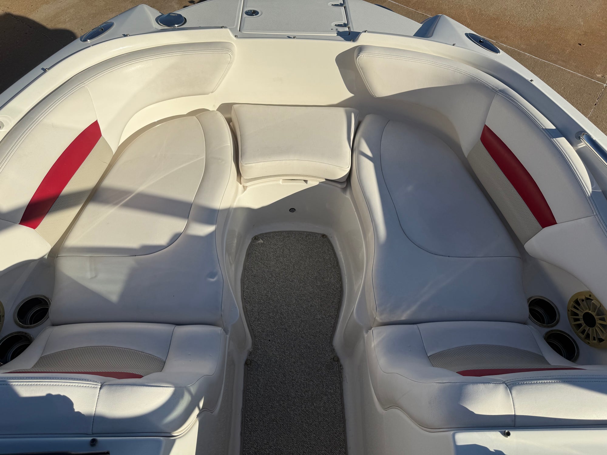 2009 Chaparral Sunesta 224