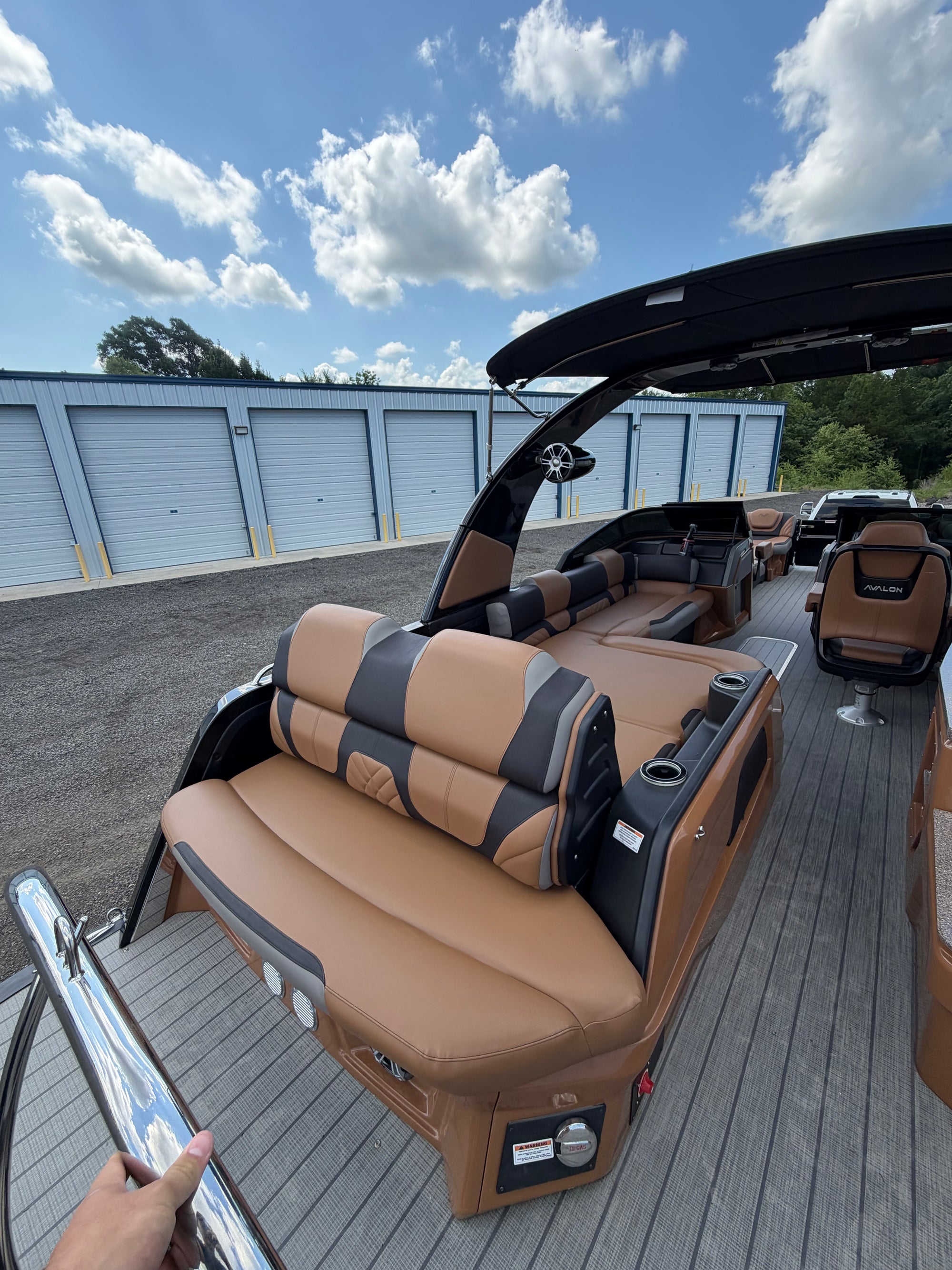 2024 Avalon Excalibur 400 V10 Verado