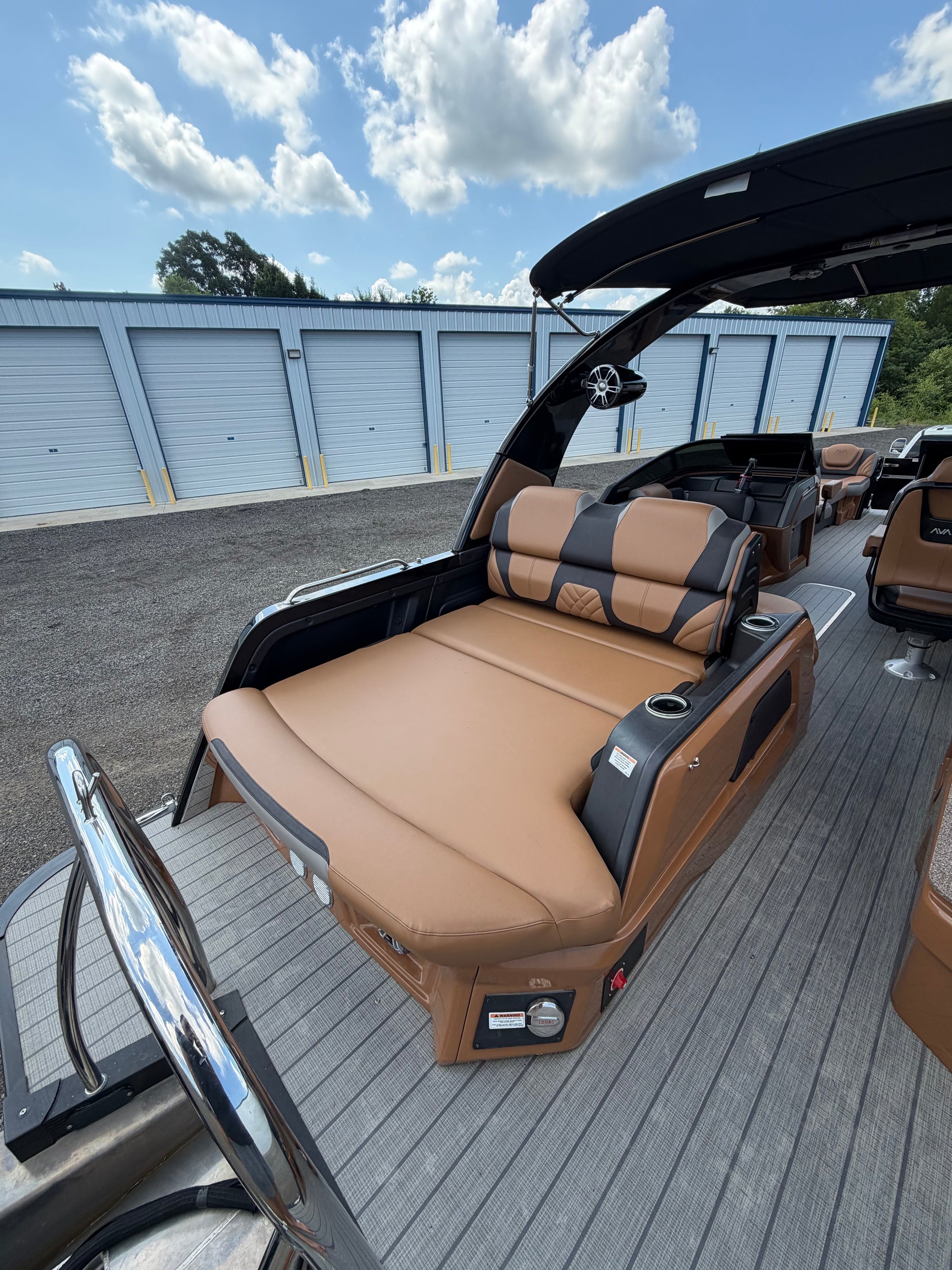 2024 Avalon Excalibur 400 V10 Verado