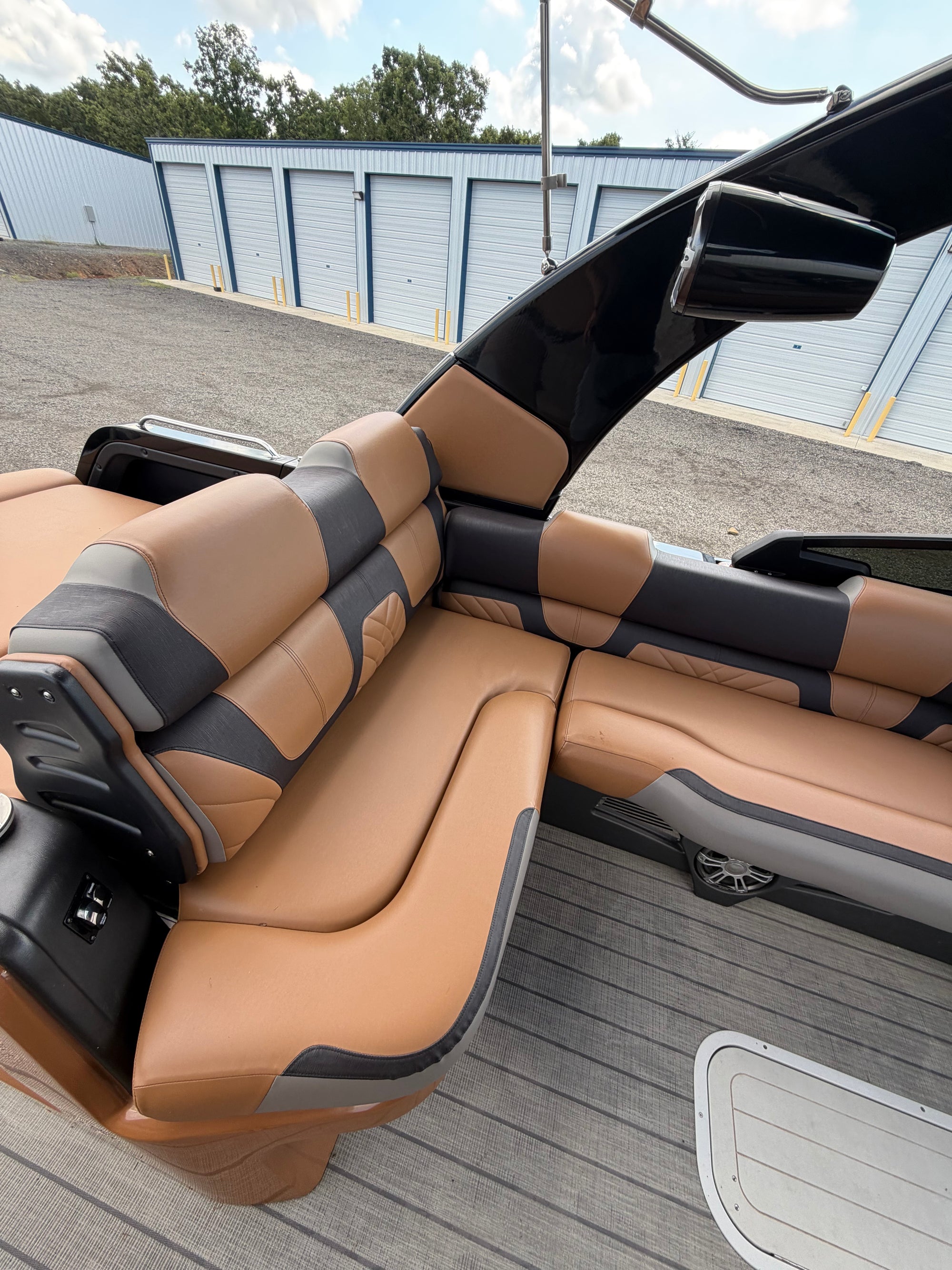 2024 Avalon Excalibur 400 V10 Verado