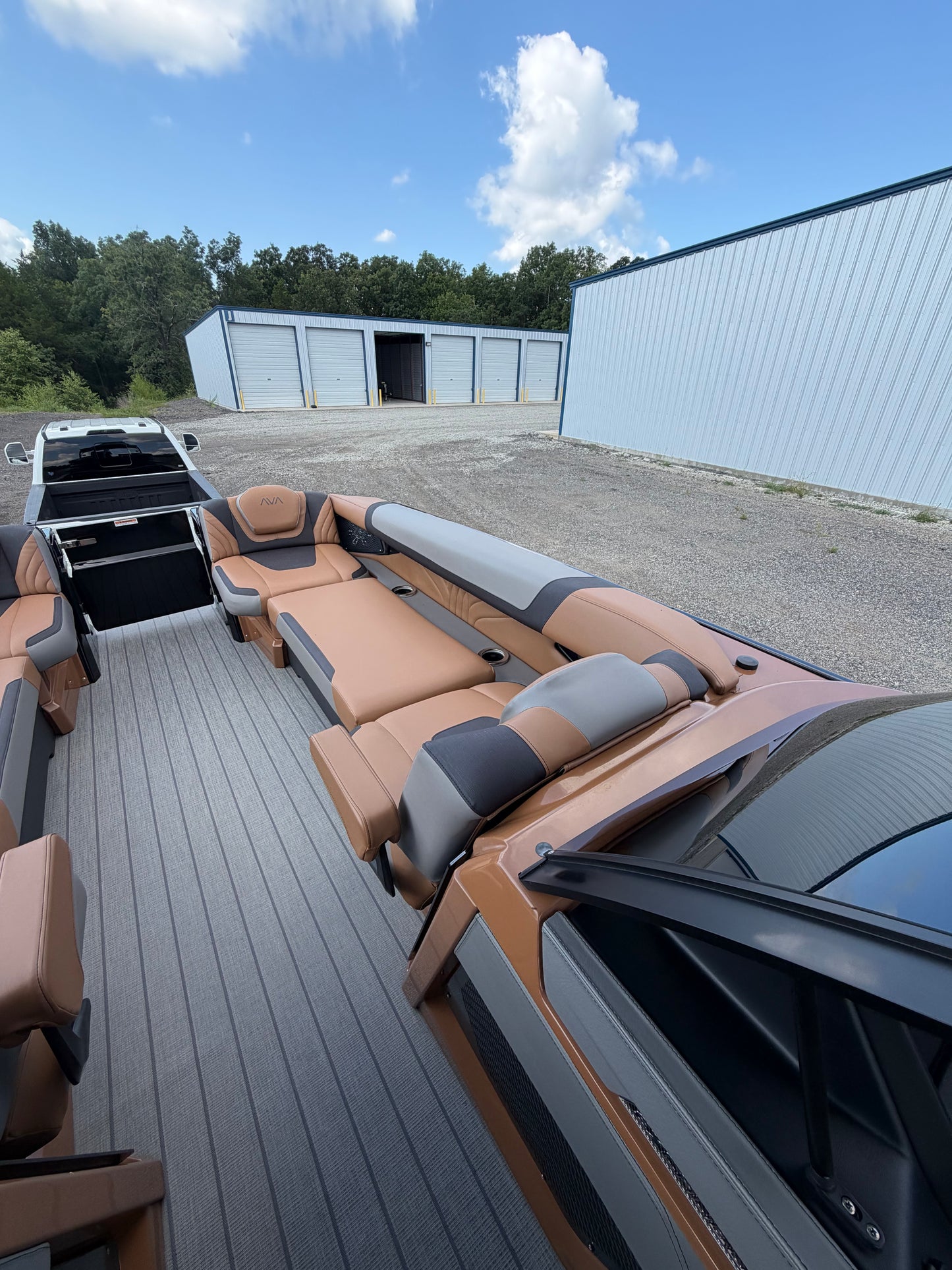 2024 Avalon Excalibur 400 V10 Verado