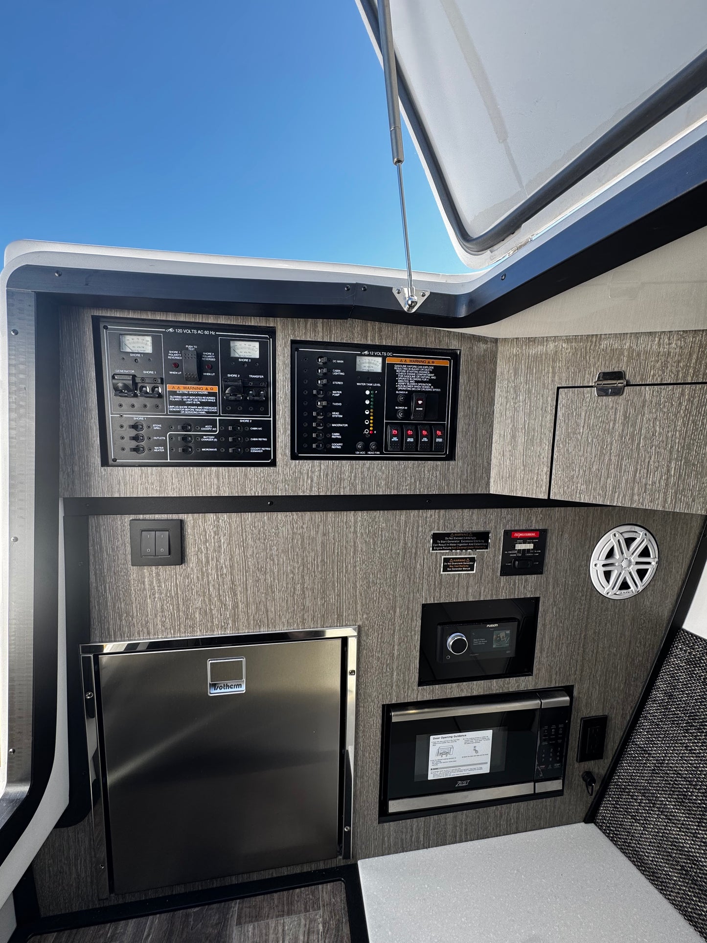 2026 Monterey 385SS Super Sport (SOLD)