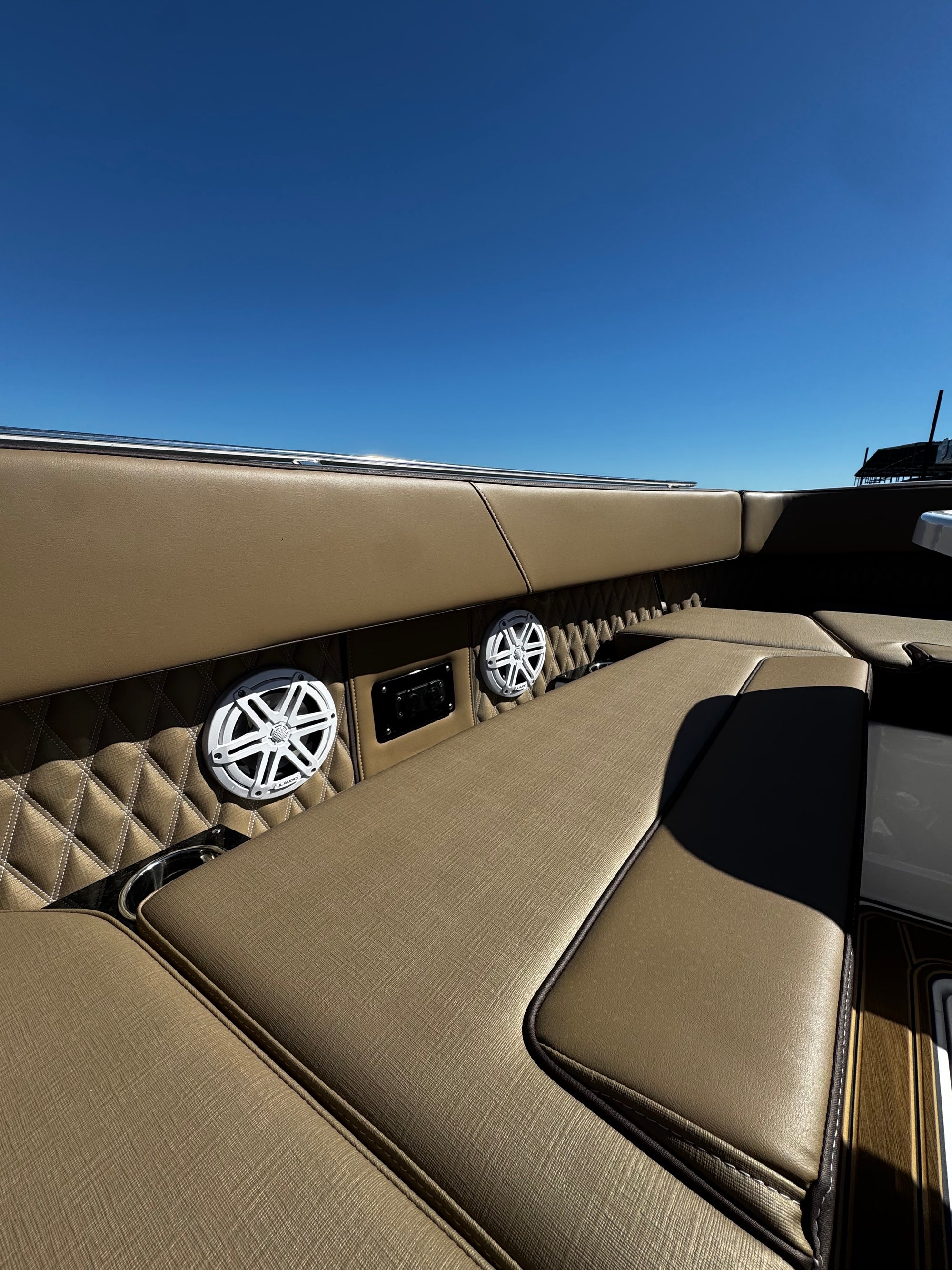 2026 Monterey 385SS Super Sport (SOLD)