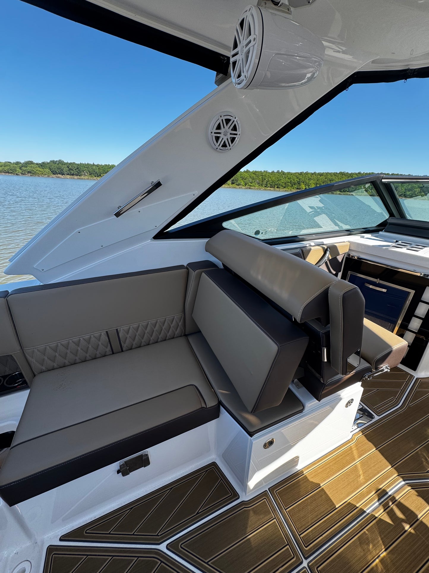 2026 Monterey 385SS Super Sport (SOLD)