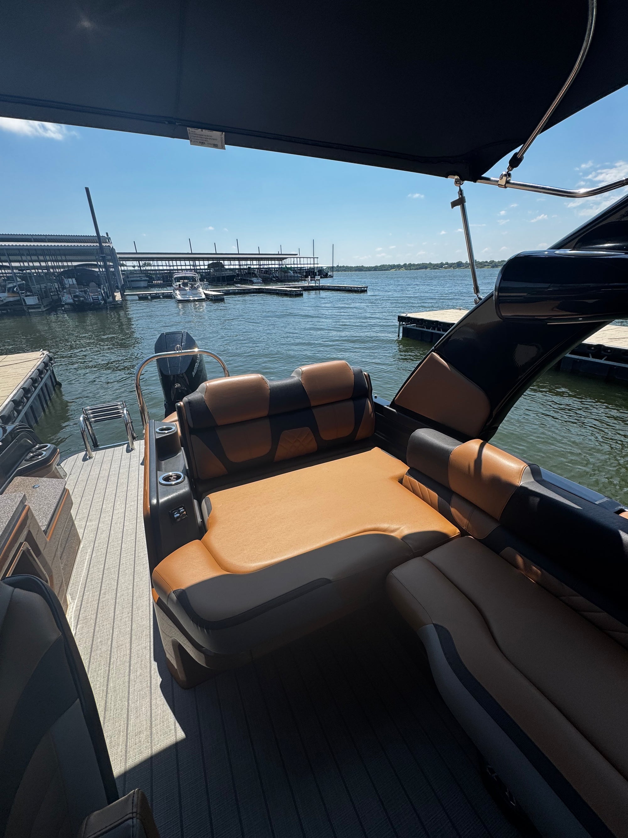 2024 Avalon Excalibur 400 V10 Verado