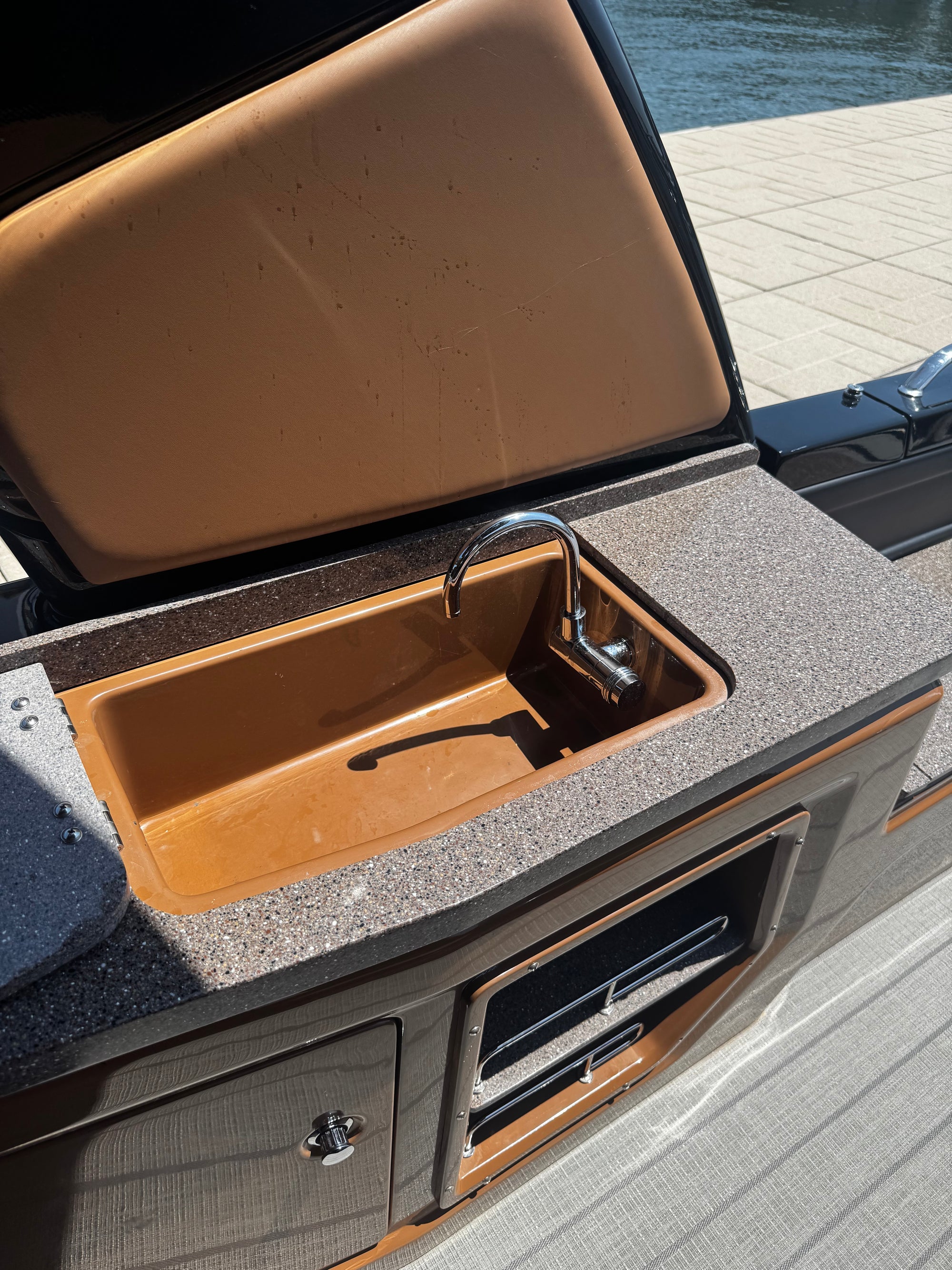 2024 Avalon Excalibur 400 V10 Verado