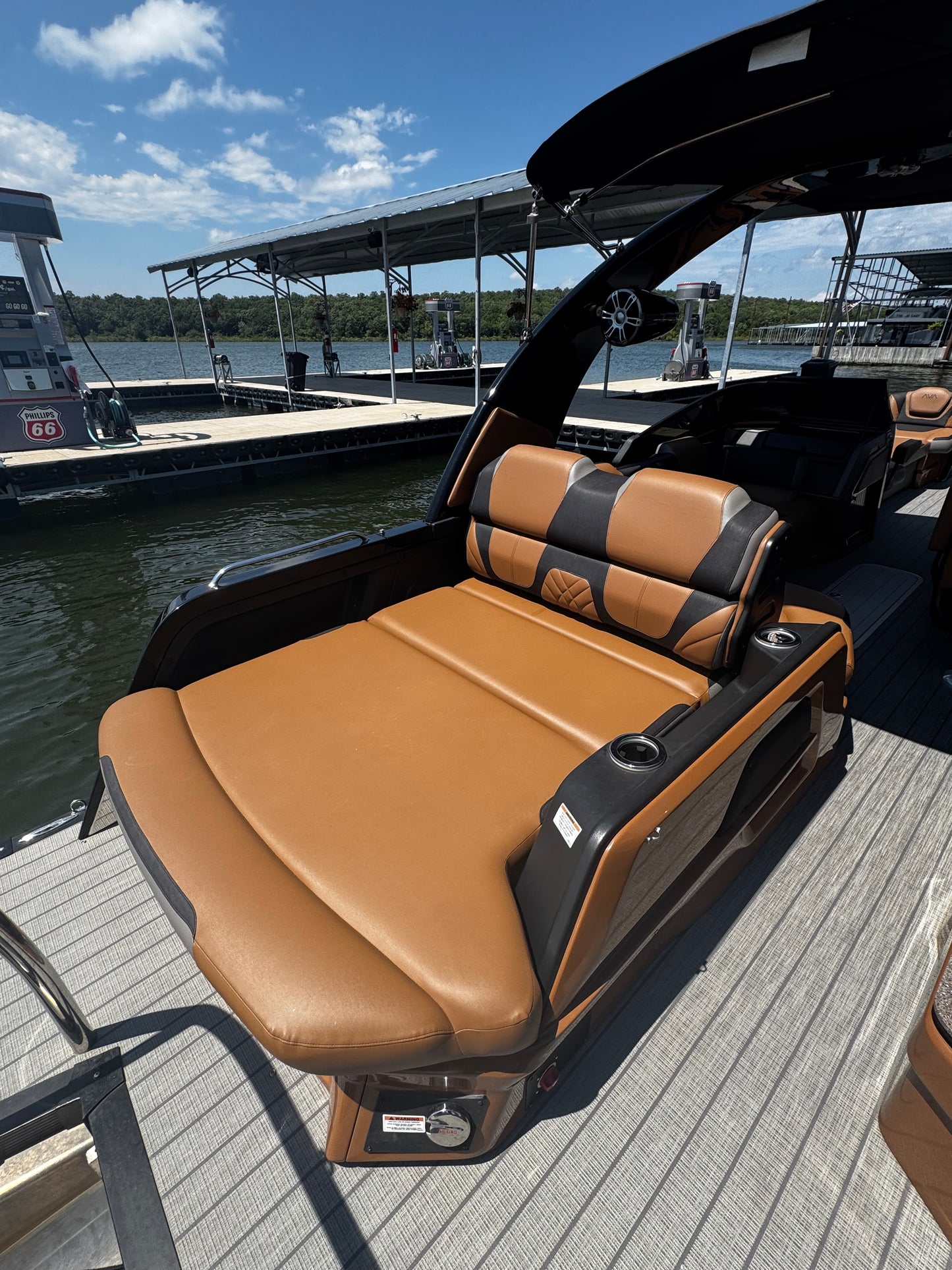 2024 Avalon Excalibur 400 V10 Verado