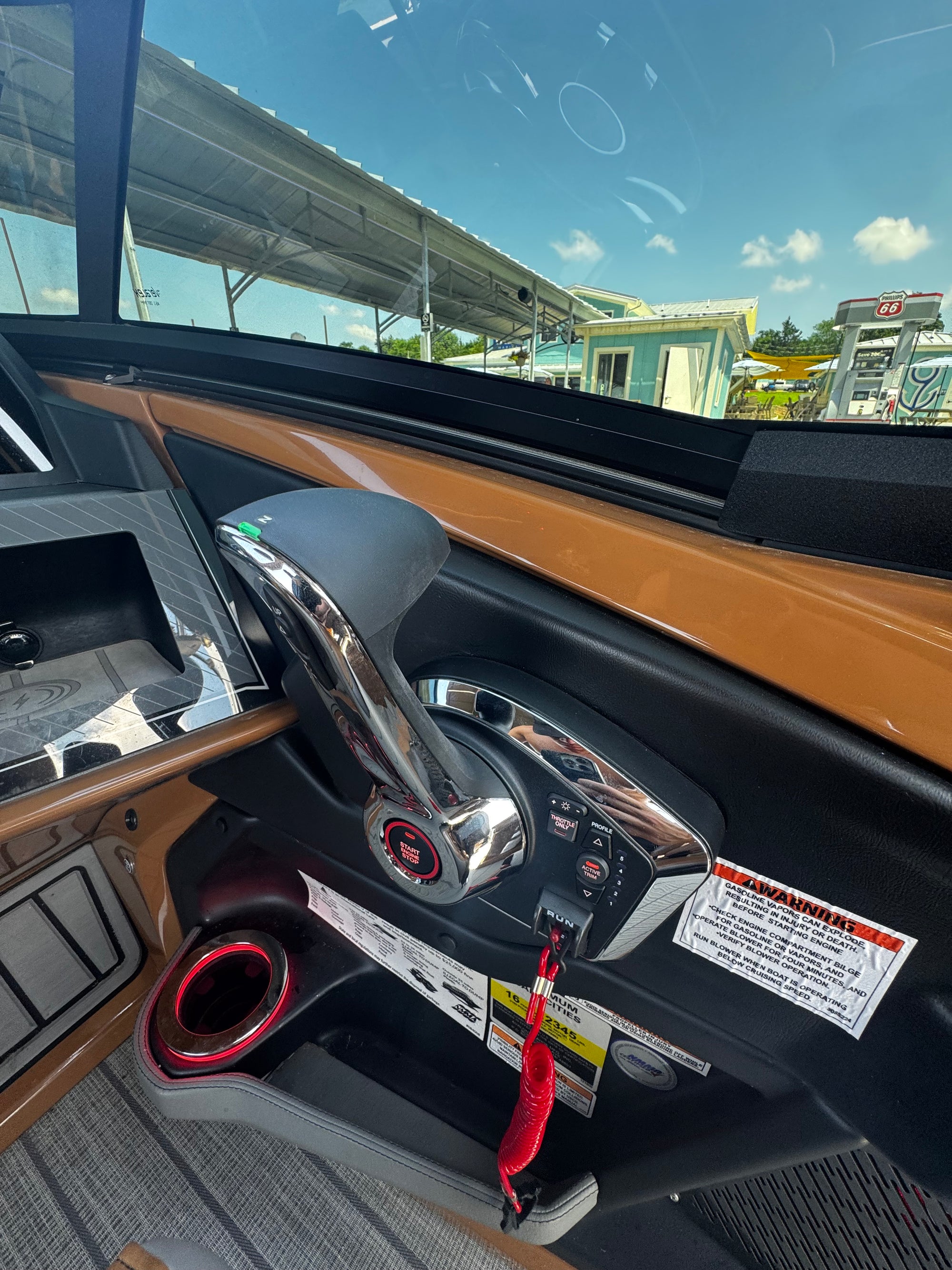 2024 Avalon Excalibur 400 V10 Verado